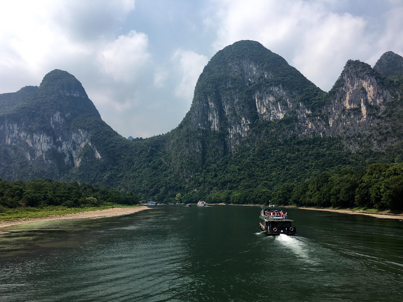 牂牁江，自然美景与文化底蕴的交相辉映
